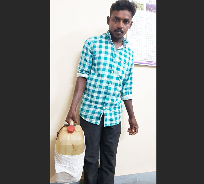 ರೈಲಿನಲ್ಲಿ ಡೀಸೆಲ್ ಸಾಗಾಟ; ಯುವಕನ ಬಂಧನ