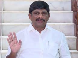 ಮುಂಬೈನಲ್ಲಿ ಶಾಸಕರನ್ನು ಗೂಂಡಾಗಳು ಕೂಡಿ ಹಾಕಿದ್ದಾರೆ : ಸಂಸದ ಡಿಕೆ ಸುರೇಶ್