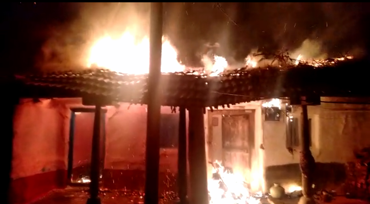 ಅಡುಗೆ ಅನಿಲ ಸ್ಫೋಟ: ನಾಲ್ಕು ಮನೆಗಳು ಸಂಪೂರ್ಣ ಭಸ್ಮ