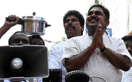 ಟಿಟಿವಿ ದಿನಕರನ್‌ಗೆ ‘ಪ್ರೆಷರ್ ಕುಕರ್’ ಚಿಹ್ನೆಯನ್ನು ನೀಡಲು ಸುಪ್ರೀಂ ನಕಾರ