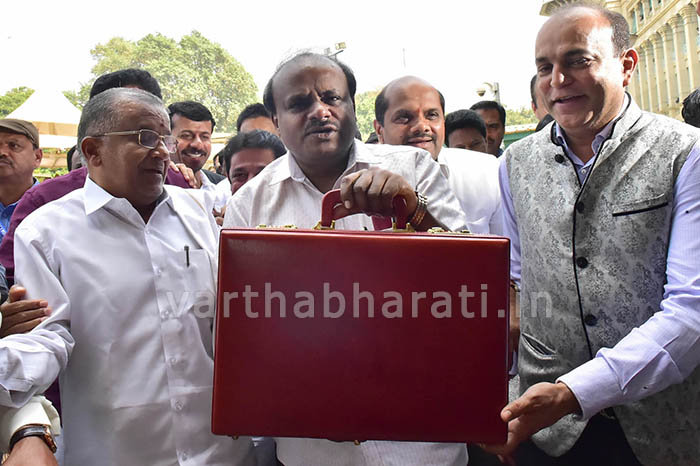 ಮೈತ್ರಿ ಸರಕಾರದ ಬಜೆಟ್: ರಾಜ್ಯ ರಾಜಕೀಯ ನಾಯಕರ ಪ್ರತಿಕ್ರಿಯೆ