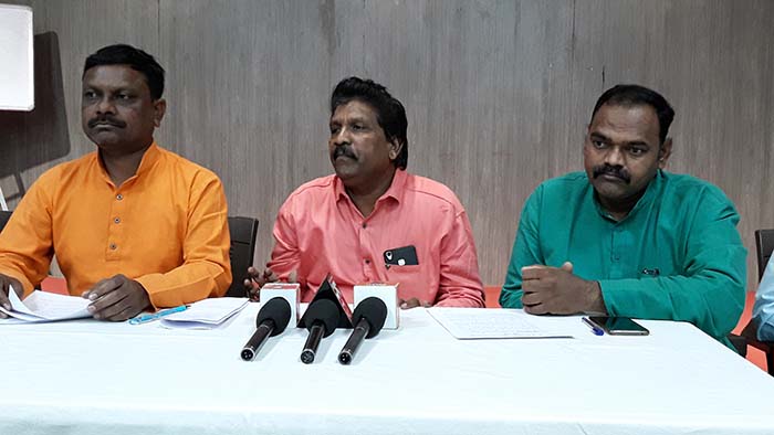 ಕಾಯ್ದೆ ಅನುಷ್ಠಾನಕ್ಕೆ ಸಚಿವ ರೇವಣ್ಣ ಅಡ್ಡಗಾಲು ಹಾಕುತ್ತಿರುವುದು ಸರಿಯಲ್ಲ: ದಲಿತ ಮುಖಂಡ ಅಡಿವೆಪ್ಪ ಸಾಲಗಲ್ಲ