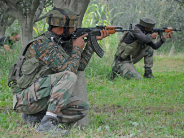 ಗಡಿಯಲ್ಲಿ ಮುಂದುವರಿದ ಶೆಲ್, ಗುಂಡಿನ ದಾಳಿ: ಮಹಿಳೆ ಸಾವು, ಯೋಧನಿಗೆ ಗಾಯ