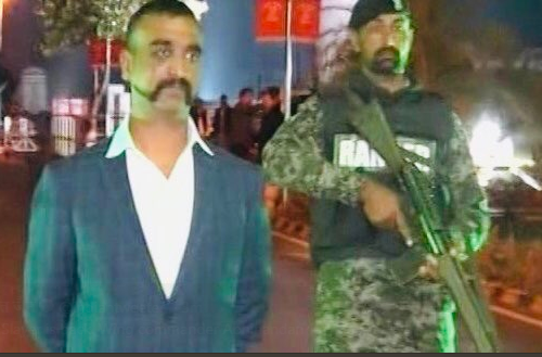 ವಾಘಾ ಗಡಿ ಮೂಲಕ ಭಾರತಕ್ಕೆ ಮರಳಿದ ವೀರಯೋಧ ಅಭಿನಂದನ್