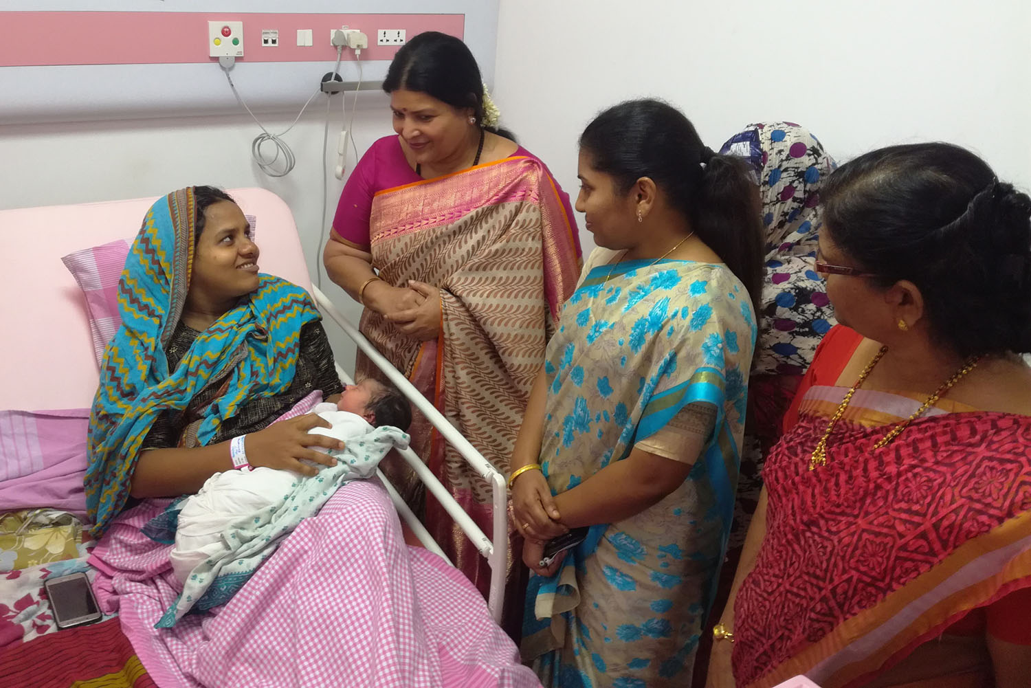 ಉಡುಪಿ ಮಹಿಳಾ ಮಕ್ಕಳ ಆಸ್ಪತ್ರೆಗೆ ಸಚಿವೆ ಜಯಮಾಲಾ ಭೇಟಿ