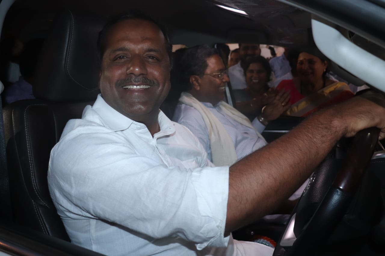 ನೀತಿಸಂಹಿತೆ ಜಾರಿ: ಸಿದ್ದರಾಮಯ್ಯರಿಗೆ ಖಾದರ್ ಡ್ರೈವರ್!