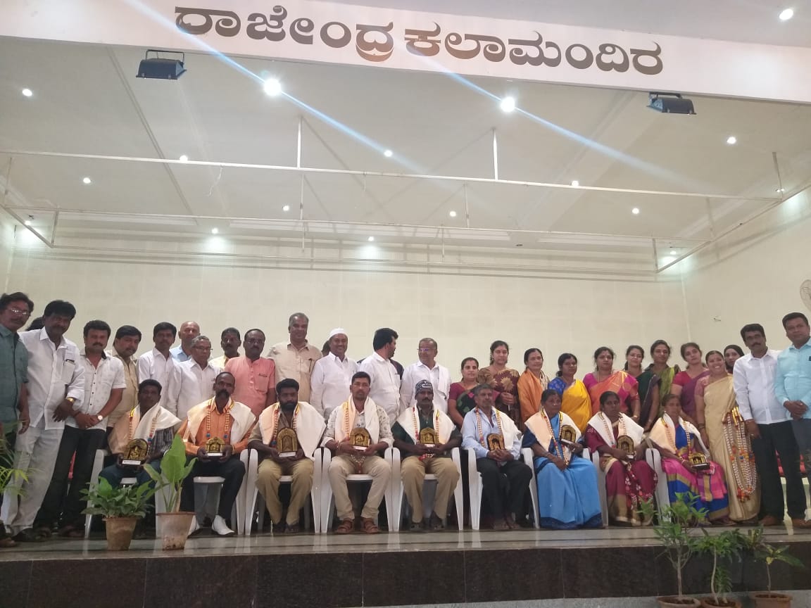 ಸ್ವಚ್ಛ ನಗರಿಗಳ ಸಾಲಿನಲ್ಲಿ ಮೈಸೂರಿಗೆ 3ನೇ ಸ್ಥಾನ: ಪೌರಕಾರ್ಮಿಕರಿಗೆ ಸನ್ಮಾನ