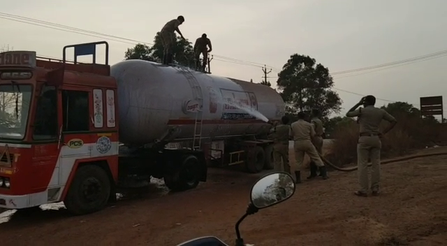 ತಲಪಾಡಿ : ಗ್ಯಾಸ್ ಟ್ಯಾಂಕರ್ ನಿಂದ ಗ್ಯಾಸ್ ಸೋರಿಕೆ