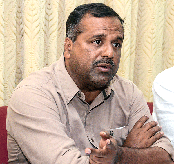 ಕಾಂಗ್ರೆಸ್‌ಗೆ ದೇಶದ ಚಿಂತೆ, ಬಿಜೆಪಿಗೆ ಸೀಟಿನ ಚಿಂತೆ: ಸಚಿವ ಖಾದರ್