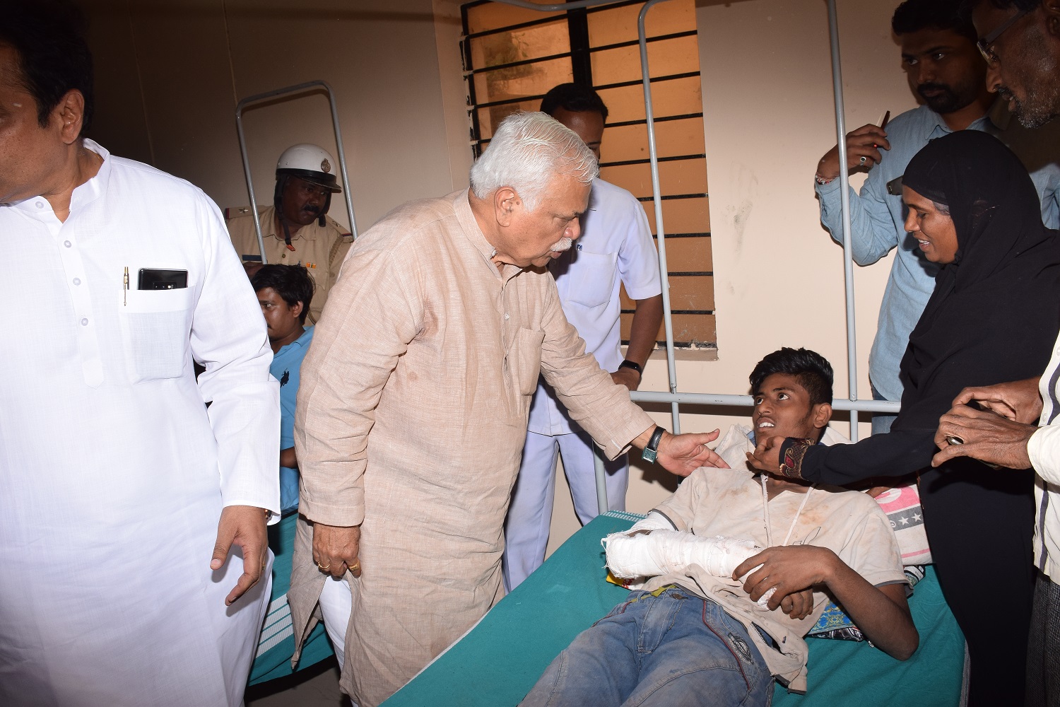 ಕಟ್ಟಡ ಕುಸಿತ ಪ್ರಕರಣದ ನಿಷ್ಪಕ್ಷಪಾತ ತನಿಖೆ: ತಪ್ಪಿತಸ್ಥರ ವಿರುದ್ಧ ನಿರ್ದಾಕ್ಷಿಣ್ಯ ಕ್ರಮ- ಸಚಿವ ದೇಶಪಾಂಡೆ