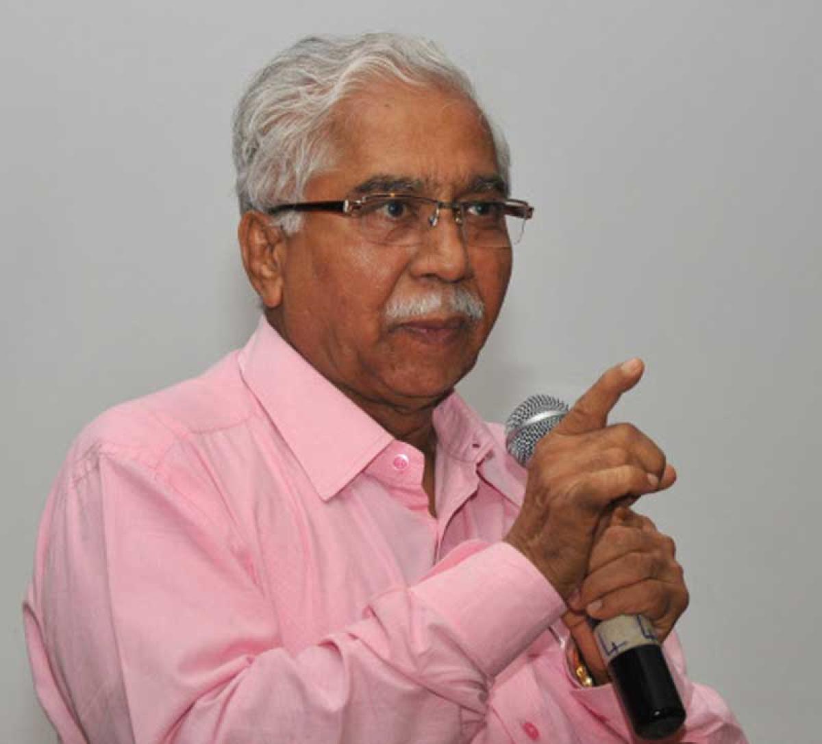 ಭಾರತೀಯ ಭಾಷೆಯಲ್ಲಿಯೇ ಸಾಹಿತ್ಯ ರಚನೆಯಾಗಲಿ: ಚಂದ್ರಶೇಖರ ಕಂಬಾರ