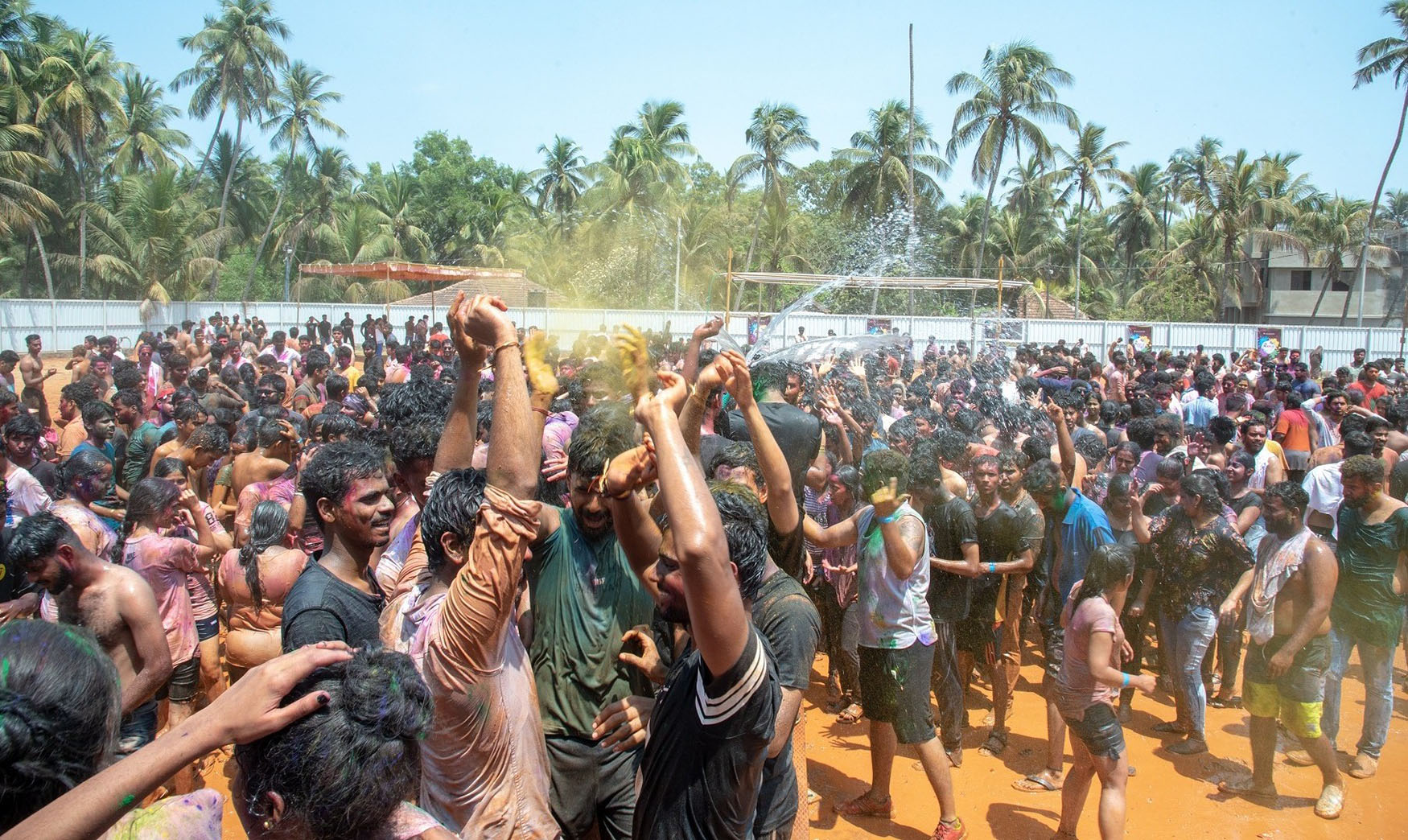 ಮಲ್ಪೆಯಲ್ಲಿ ಹೋಳಿ ಆಚರಣೆ