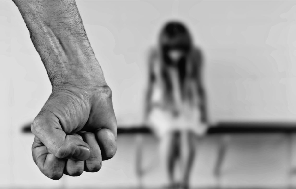 ಸಿಪಿಎಂ ಕಚೇರಿ ಒಳಗಡೆ ಅತ್ಯಾಚಾರ: ಯುವತಿಯ ಆರೋಪ