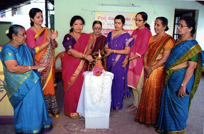 ಸೌಜನ್ಯ ಮಹಿಳಾ ಮಂಡಲದಲ್ಲಿ ರಂಗೋಲಿ ಪ್ರಾತ್ಯಕ್ಷಿಕೆ