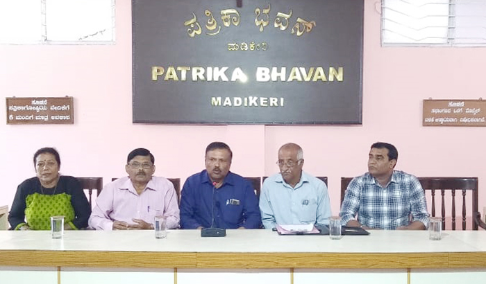 ದೊರಕದ ಮಳೆಹಾನಿ ಪರಿಹಾರ: ಚುನಾವಣೆ ಬಹಿಷ್ಕಾರದ ಎಚ್ಚರಿಕೆ