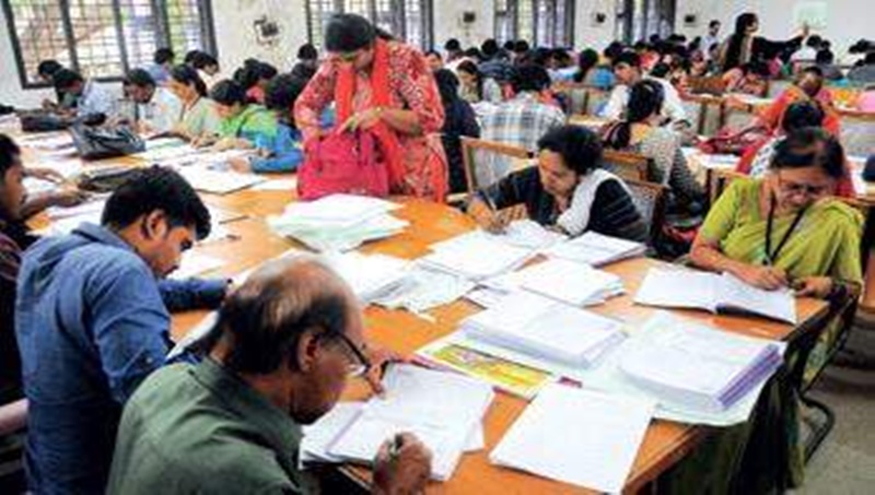 ಪ್ರೌಢಶಾಲಾ ಶಿಕ್ಷಕರಿಂದ ಮೌಲ್ಯಮಾಪನ ಬಹಿಷ್ಕಾರ ಎಚ್ಚರಿಕೆ