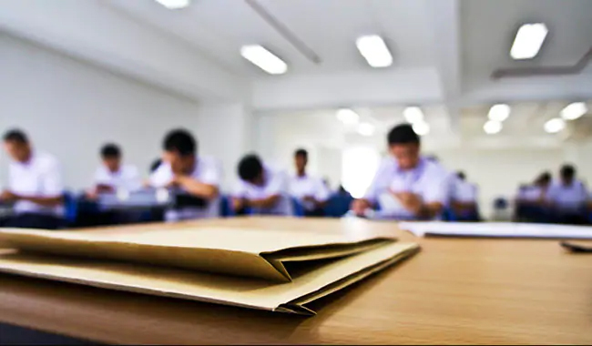 ಕಲಿಕೆಯಲ್ಲಿ ಹಿಂದುಳಿದ ನಾಲ್ವರು ವಿದ್ಯಾರ್ಥಿಗಳಿಗೆ ಎಸೆಸೆಲ್ಸಿ ಪರೀಕ್ಷೆಗೆ ಅವಕಾಶ ನಿರಾಕರಣೆ