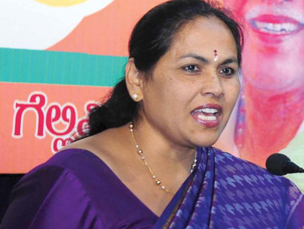 ಕಾಂಗ್ರೆಸ್ ಮಕ್ಕಳ ಕೈಯಲ್ಲಿ ಡೈರಿ ಬರೆಸಿ ಬಿಡುಗಡೆ ಮಾಡಿದೆ: ಶೋಭಾ ಕರಂದ್ಲಾಜೆ