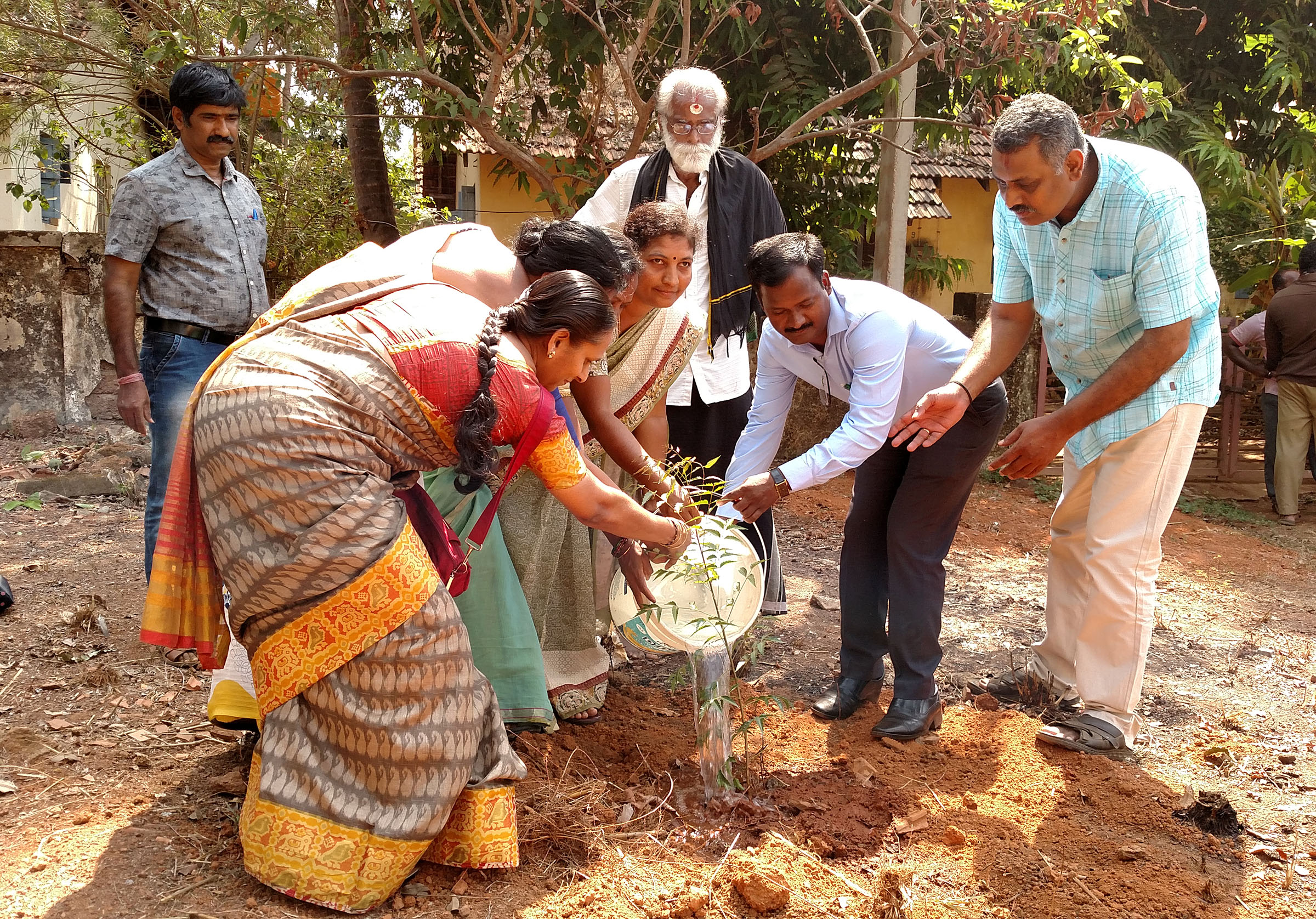ಗಿಡಗಳನ್ನು ಬೆಳೆಸುವ ಮೂಲಕ ನೀರಿನ ಸಂರಕ್ಷಣೆ ಸಾಧ್ಯ: ರಾಜು