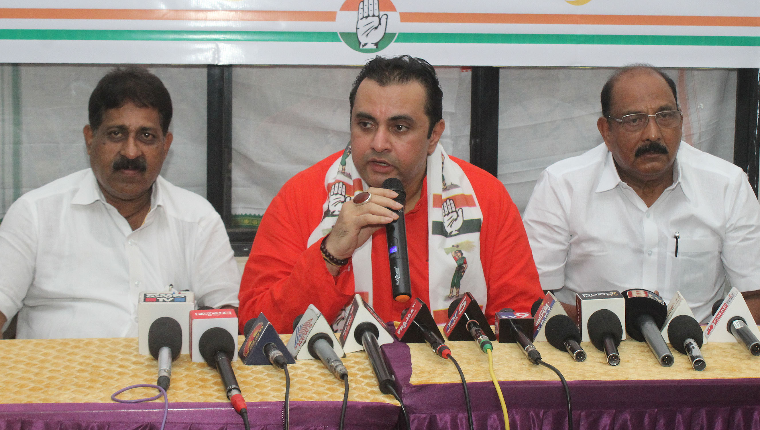 ಸುವರ್ಣ ತ್ರಿಭುಜ ಬೋಟು ನಾಪತ್ತೆ ಹಿಂದೆ ನೌಕಾಪಡೆಯ ಕೈವಾಡದ ಬಗ್ಗೆ ಸಂಶಯ: ಪ್ರಮೋದ್ ಮಧ್ವರಾಜ್ ಗಂಭೀರ ಆರೋಪ