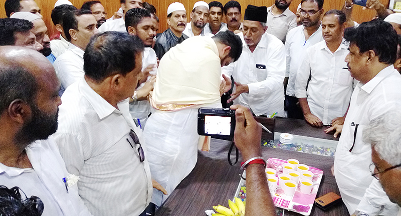 ಉಳ್ಳಾಲ ದರ್ಗಾ ಭೇಟಿ ನೀಡಿದ ಕಾಂಗ್ರೆಸ್ ಅಭ್ಯರ್ಥಿ ಮಿಥುನ್ ರೈ