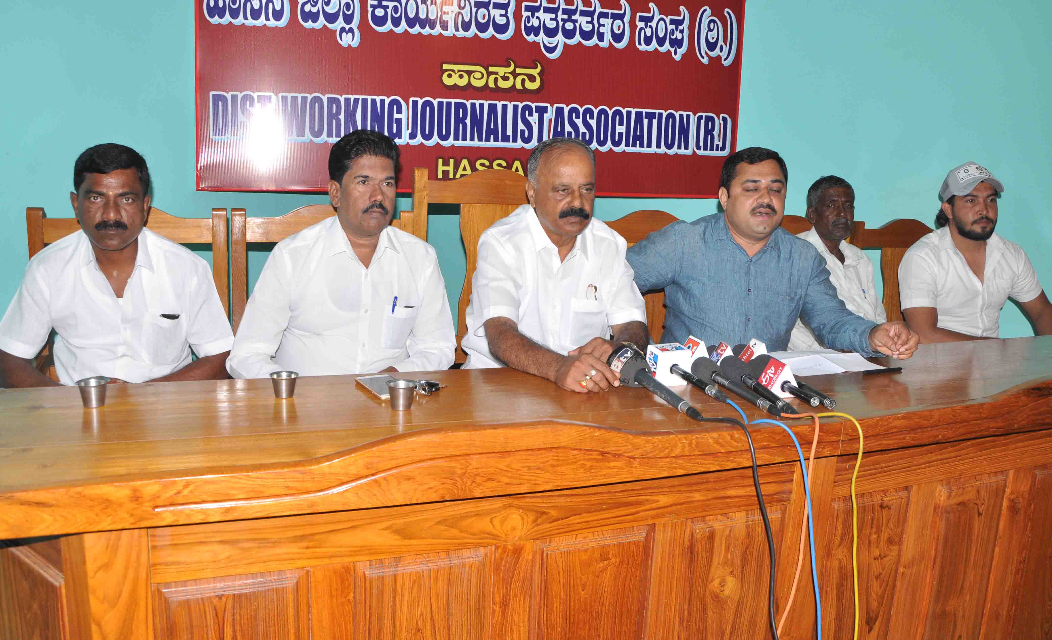 ಟಿಕೆಟ್ ವಿಚಾರ: ಏಕಾಏಕಿ ತೀರ್ಮಾನಕ್ಕೆ ಬೇಸತ್ತು ಬಿಜೆಪಿ ತೊರೆದೆ- ಮಾಜಿ ಶಾಸಕ ಬಿ.ವಿ.ಕರೀಗೌಡ