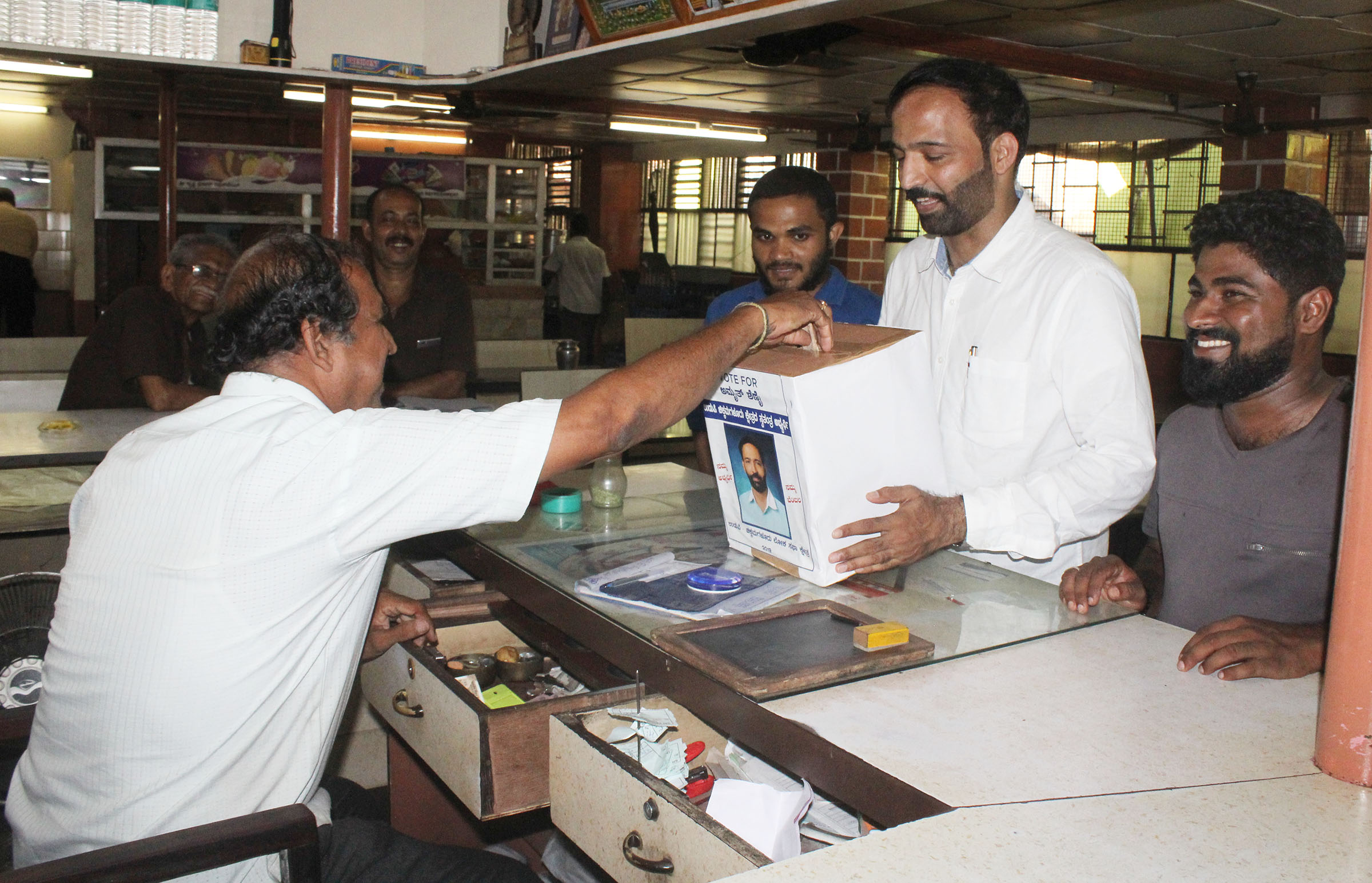 ಉಡುಪಿ: ಸ್ವತಂತ್ರ ಅಭ್ಯರ್ಥಿ ಅಮೃತ್ ಶೆಣೈಯಿಂದ ಚುನಾವಣಾ ದೇಣಿಗೆ ಸಂಗ್ರಹ