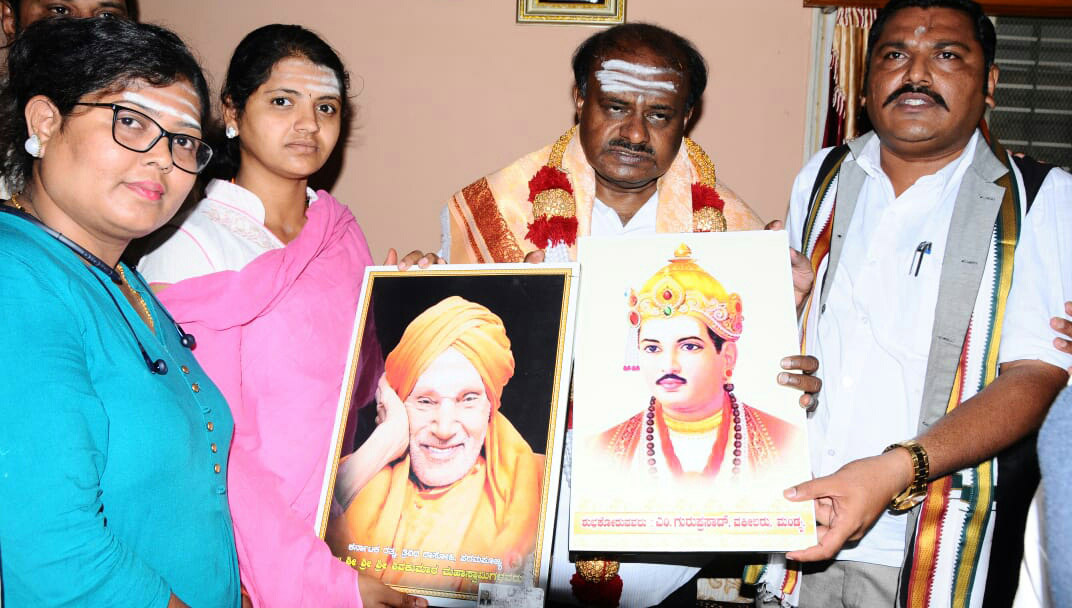 ನಿಖಿಲ್ ಗೆಲುವಿಗೆ ಕಾಂಗ್ರೆಸ್ ಮುಖಂಡರ ಬೆಂಬಲ ಕೋರಿದ ಸಿಎಂ