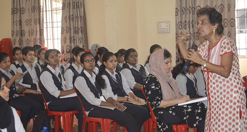 ಆಳ್ವಾಸ್ ಕಾಲೇಜಿನಲ್ಲಿ ಗುಂಪು ಆಪ್ತ ಸಮಾಲೋಚನೆ