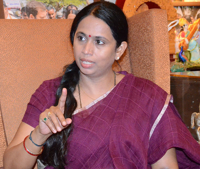 ತೇಜಸ್ವಿನಿ ಅನಂತಕುಮಾರ್‌ಗಿಲ್ಲದ ಅನುಕಂಪ ಸುಮಲತಾಗೇಕೆ? ಬಿಜೆಪಿ ನಾಯಕರಿಗೆ ಲಕ್ಷ್ಮಿ ಹೆಬ್ಬಾಳ್ಕರ್ ಪ್ರಶ್ನೆ