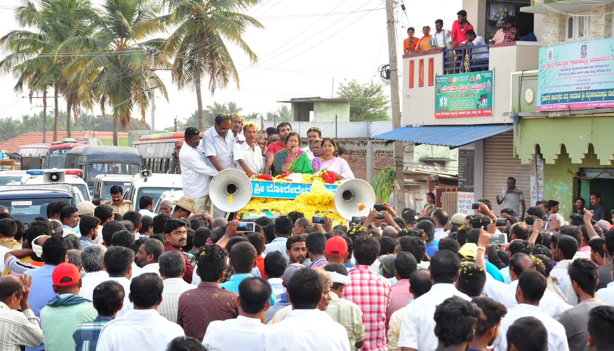 ನೋವು ಮರೆಯಲು ಜನರ ಮುಂದೆ ಬಂದಿದ್ದೇನೆ: ಸುಮಲತಾ ಅಂಬರೀಶ್
