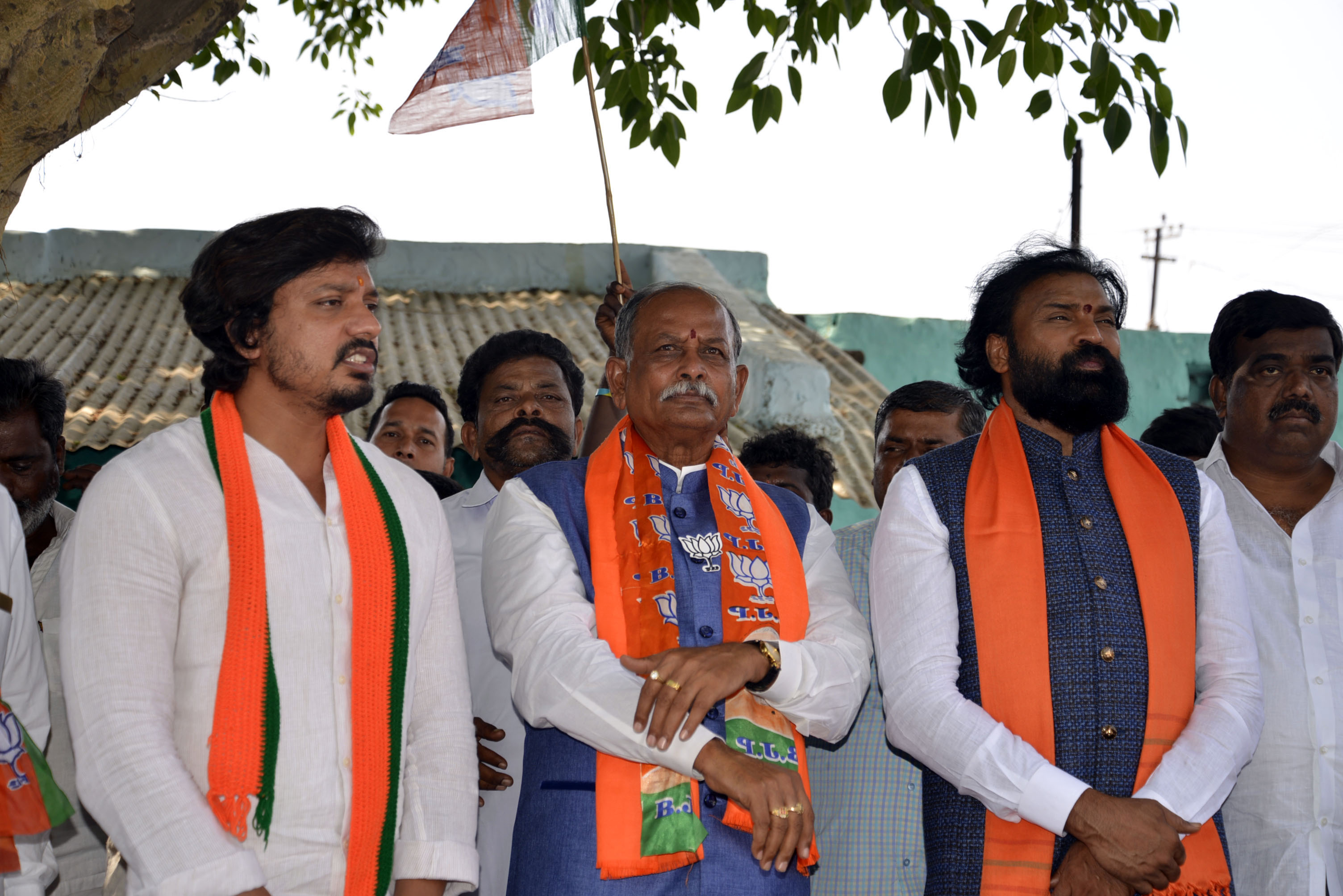 ಮಂಡ್ಯ ಜಿಲ್ಲಾಧಿಕಾರಿಯನ್ನು ಅಮಾನತ್ತು ಮಾಡಲು ಶ್ರೀರಾಮುಲು ಒತ್ತಾಯ