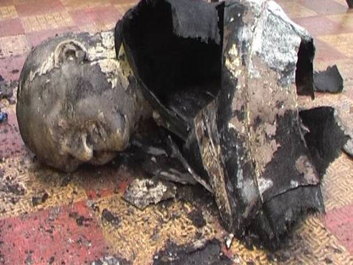 ಗುಂಟೂರು: ಎನ್‌ಟಿಆರ್ ಪ್ರತಿಮೆಗಳಿಗೆ ಹಾನಿ