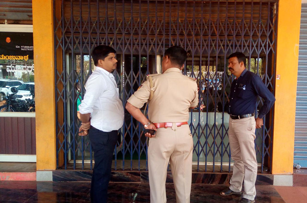 ಗೋಳಿಯಂಗಡಿ: ಜ್ಯುವೆಲ್ಲರಿಗೆ ನುಗ್ಗಿ ಲಕ್ಷಾಂತರ ಮೌಲ್ಯದ ಸೊತ್ತು ಕಳವು