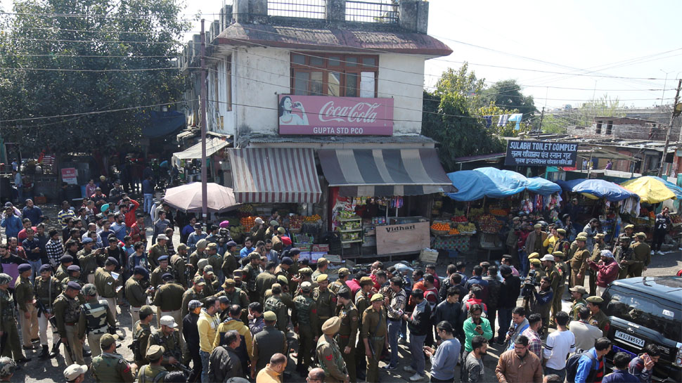 ಜಮ್ಮುವಿನ  ಬಸ್ ನಿಲ್ದಾಣದಲ್ಲಿ ಗ್ರೆನೇಡ್ ದಾಳಿ;  1 ಸಾವು  , 32 ಮಂದಿಗೆ ಗಾಯ