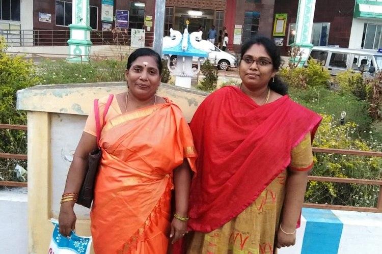 ಜೊತೆಯಾಗಿ ಲೋಕಸೇವಾ ಆಯೋಗದ ಪರೀಕ್ಷೆ ಬರೆದು ಸರಕಾರಿ ಕೆಲಸ ಗಿಟ್ಟಿಸಿಕೊಂಡ ತಾಯಿ-ಮಗಳು