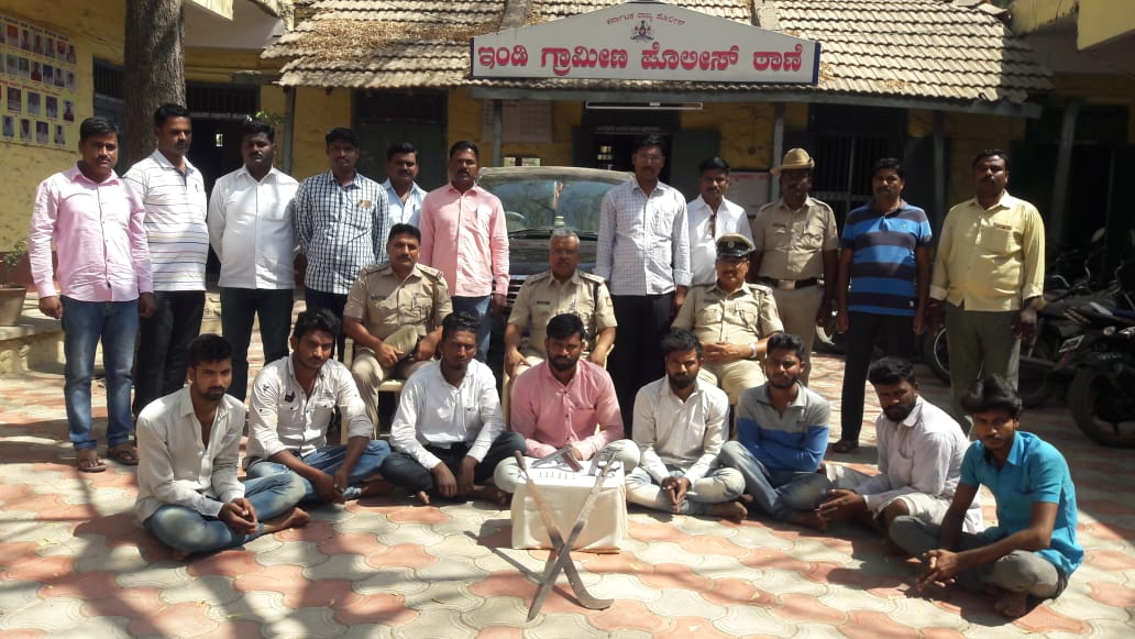 ವಿಜಯಪುರ: ವಾಹನಗಳನ್ನು ತಡೆದು ದೋಚುತ್ತಿದ್ದ ತಂಡ ಪೊಲೀಸ್ ಬಲೆಗೆ