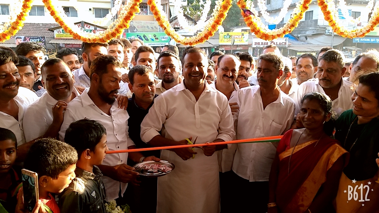 ಫರಂಗಿಪೇಟೆ: ನಂ1 ರಿಕ್ಷಾ ಪಾರ್ಕ್ ಮೇಲ್ಚಾವಣಿ ಉದ್ಘಾಟನೆ