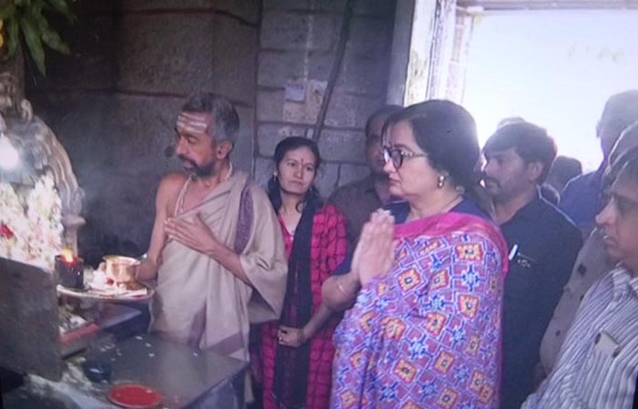 ಕಾಂಗ್ರೆಸ್ ಟಿಕೆಟ್‍ಗಾಗಿ ಕೊನೆ ಕ್ಷಣದವರೆಗೂ ಕಾಯುತ್ತೇನೆ: ಸುಮಲತಾ ಅಂಬರೀಶ್