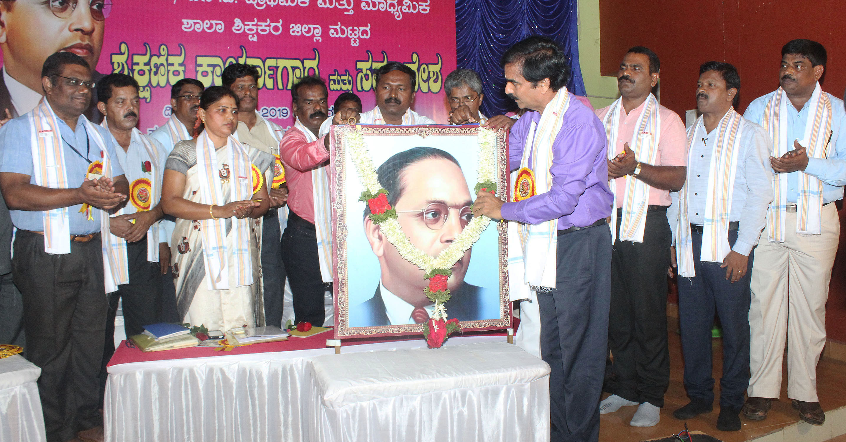 ‘ಮುಚ್ಚಿರುವ ಸರಕಾರಿ ಶಾಲೆಗಳನ್ನು ಪುನಾರಂಭಿಸಿ, ಇಲ್ಲವೇ ದತ್ತು ಕೊಡಿ’