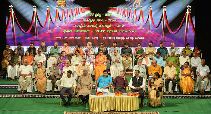 ಸಾಹಿತಿಗಳು ದಾರಿದೀಪಗಳಾಗಿ ಕಾರ್ಯನಿರ್ವಹಿಸಲಿ: ಪ್ರೊ.ಸಿ.ಎನ್.ರಾಮಚಂದ್ರನ್