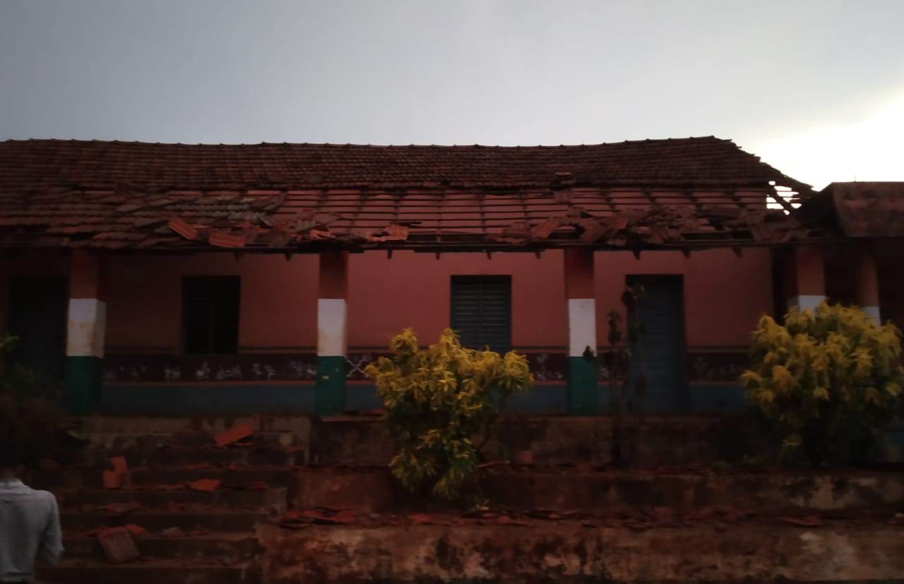 ಕೊಣಾಜೆ: ಗಾಳಿ ಮಳೆಗೆ ಶಾಲೆ, ಮನೆಗಳಿಗೆ ಹಾನಿ