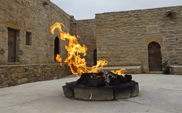 ಋತುಸ್ರಾವದ ಸ್ತ್ರೀಯರಿಗೆ ದೇಗುಲ ಪ್ರವೇಶ ನಿಷೇಧ ಸಮರ್ಥಿಸಿದ ಪಾರ್ಸಿ ಟ್ರಸ್ಟ್