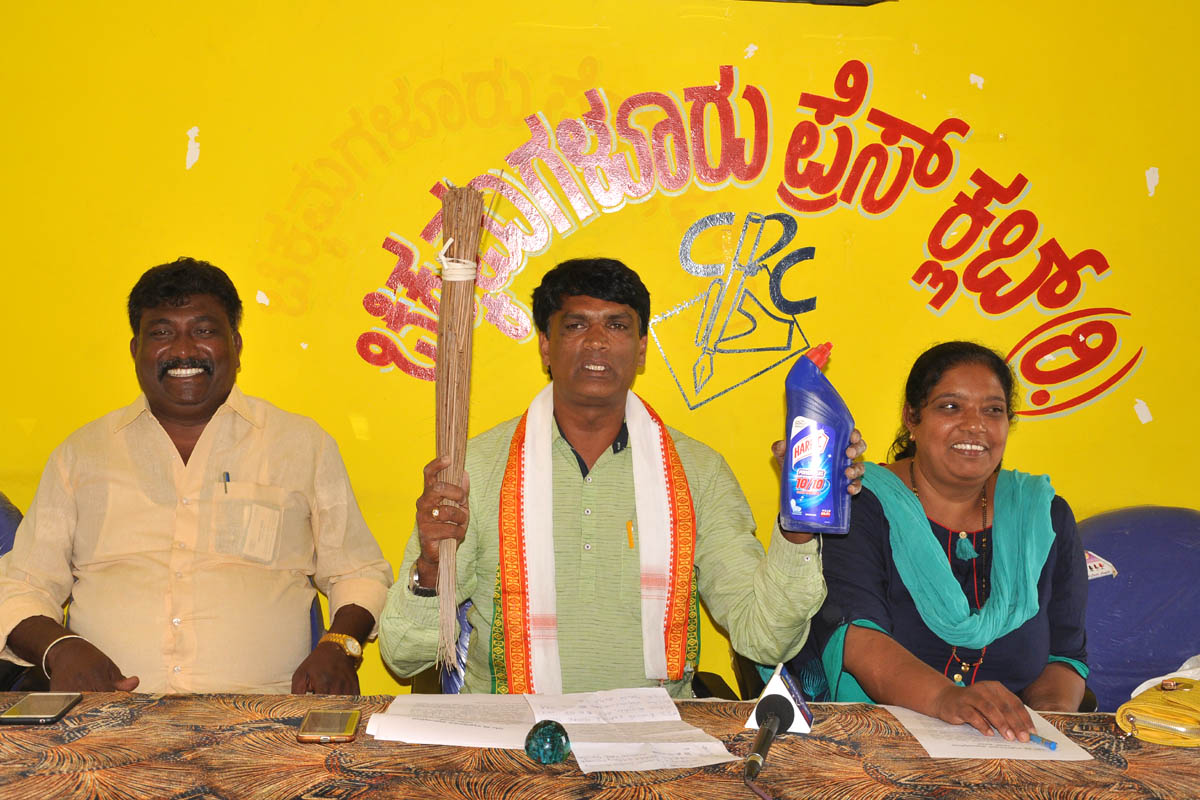 ಈಶ್ವರಪ್ಪ ಬಾಯಿ ಸ್ವಚ್ಛ ಮಾಡಲು ಹಾರ್ಪಿಕ್, ಪೊರಕೆ ಪೂರೈಕೆ: ಕಾಂಗ್ರೆಸ್ ಮುಖಂಡ ರೂಬೆನ್ ಮೊಸೆಸ್