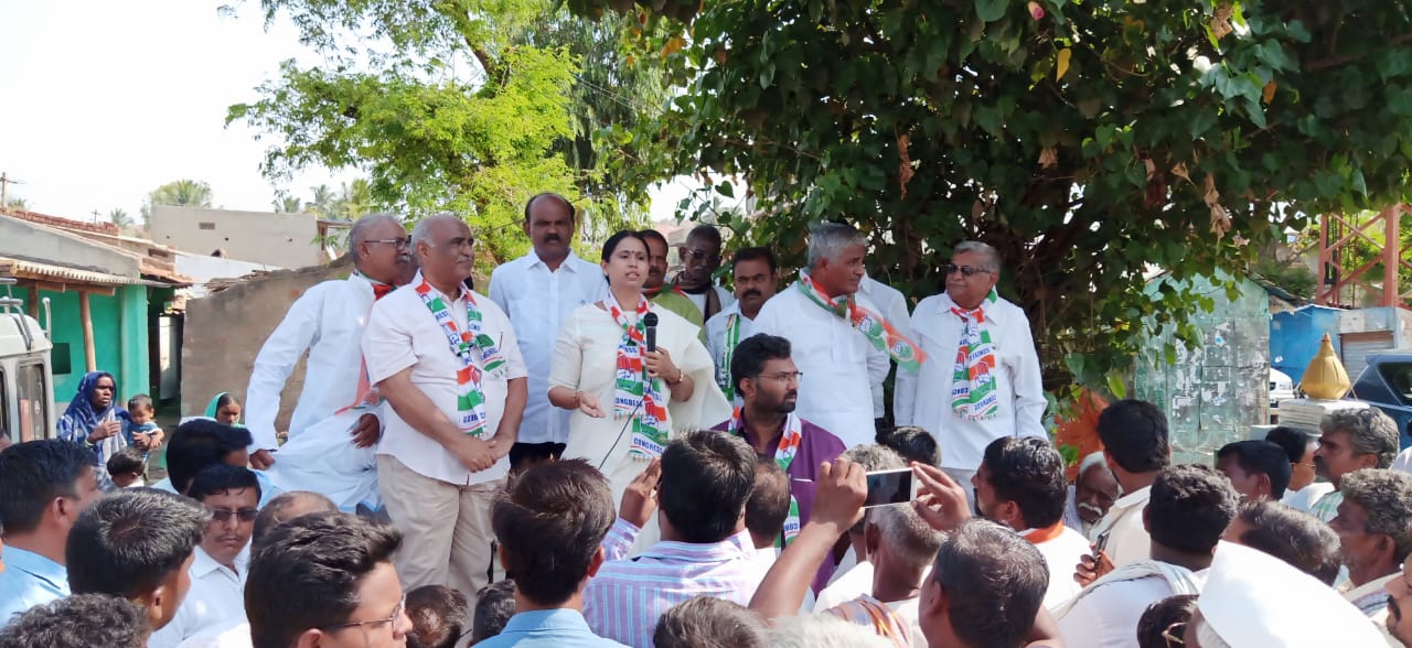 ಬೆಳಗಾವಿ ಜನತೆಗೆ ಮೋಸ ಮಾಡಿದ ಸುರೇಶ್ ಅಂಗಡಿ: ಲಕ್ಷ್ಮಿ ಹೆಬ್ಬಾಳ್ಕರ್