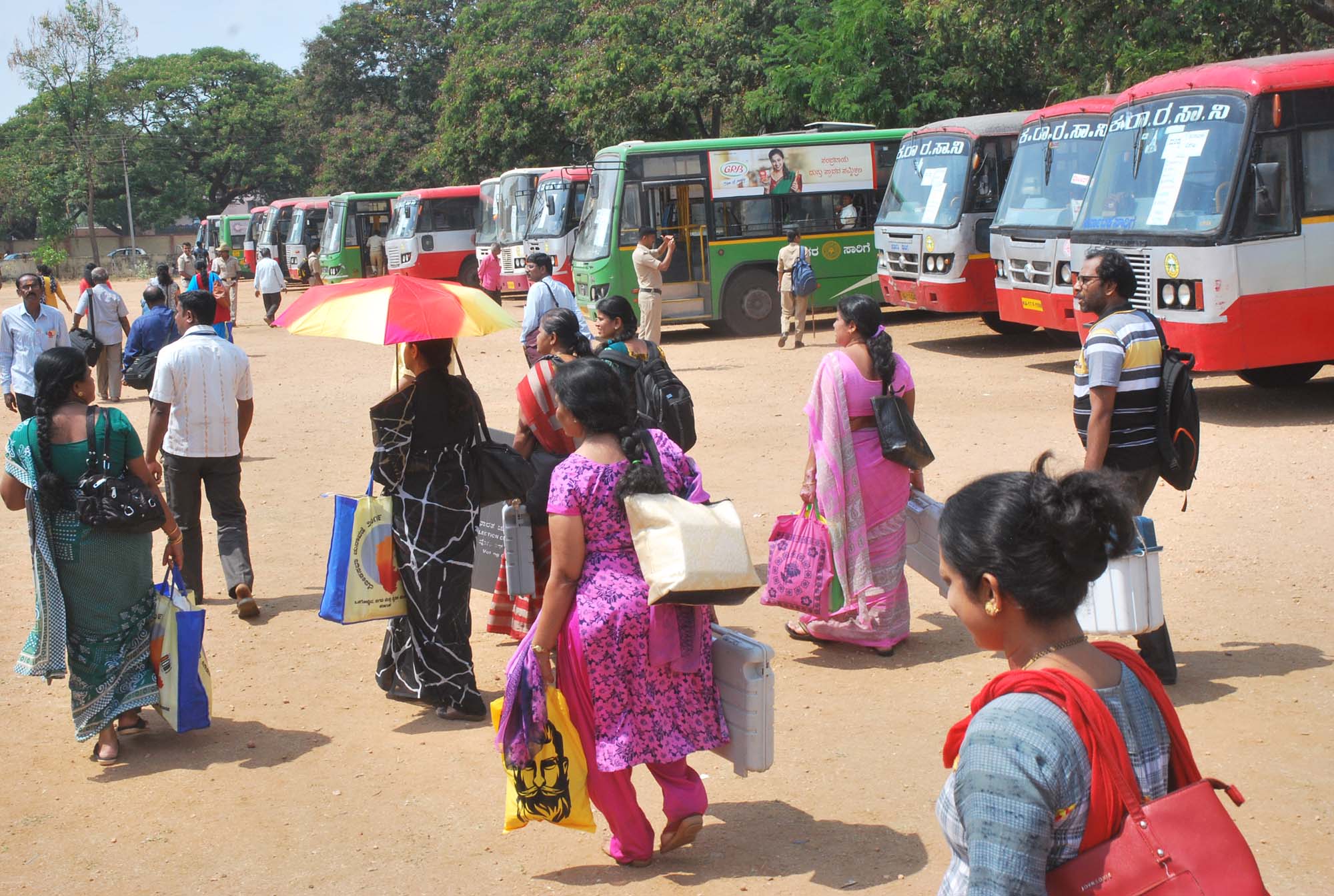 ನಾಳೆ ಅಭ್ಯರ್ಥಿಗಳ ಹಣೆಬರಹ ನಿರ್ಧಾರ: ಪಾರದರ್ಶಕ ಚುನಾವಣೆಗೆ ಮಂಡ್ಯ ಜಿಲ್ಲಾಡಳಿತ ಸಕಲ ಸಿದ್ದತೆ