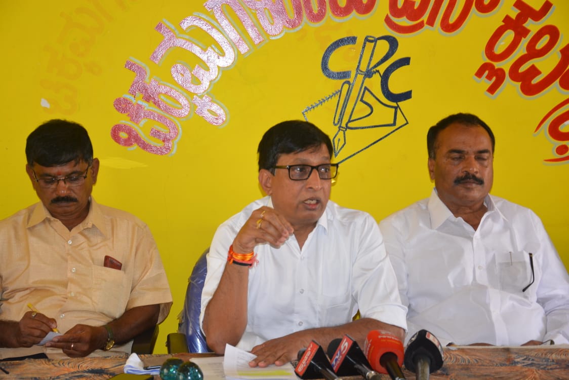 ಚುನಾವಣಾಧಿಕಾರಿಗಳ ವಿರುದ್ಧ ಆರೋಪಕ್ಕೂ ಮುನ್ನ ಕಾನೂನು ತಿಳಿಯಿರಿ: ಸುಮಲತಾಗೆ ಭೋಜೇಗೌಡ ತಿರುಗೇಟು