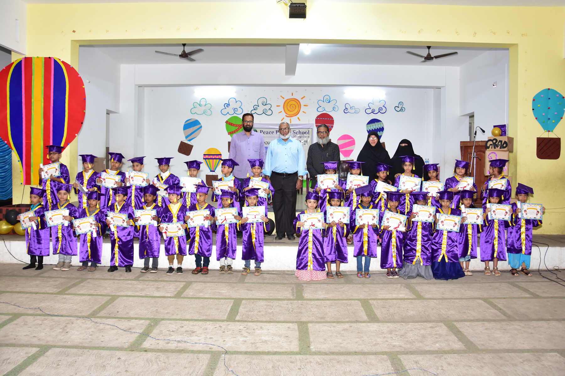 ಪೀಸ್ ಪಬ್ಲಿಕ್ ಶಾಲೆಯಲ್ಲಿ ವಿದ್ಯಾರ್ಥಿಗಳ ಬೀಳ್ಕೊಡುಗೆ ಸಮಾರಂಭ