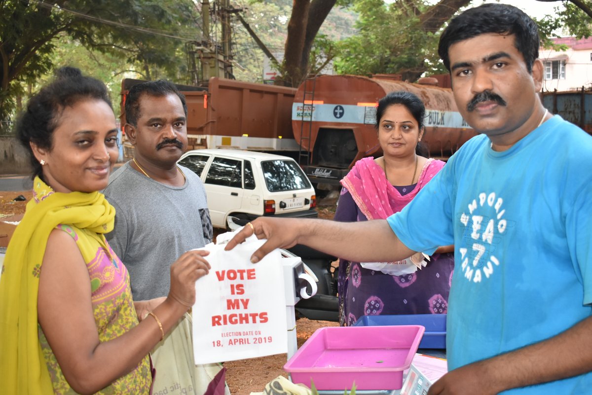 ಸಾವಯವ ಸಂತೆಯಲ್ಲಿ ಮತದಾನ ಜಾಗೃತಿ