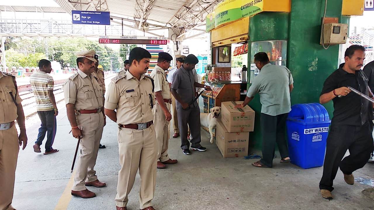 ಶ್ರೀಲಂಕಾದಲ್ಲಿ ಬಾಂಬ್ ಸ್ಫೋಟ ಹಿನ್ನೆಲೆ: ಮಂಡ್ಯ ಜಿಲ್ಲೆಯಲ್ಲಿ ಕಟ್ಟೆಚ್ಚರ